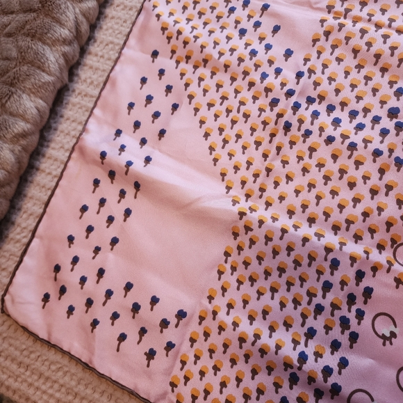 Silk Christian Dior 75 x 77 Approx Square Scarf Pink Floral Silk - Picture 3 of 6